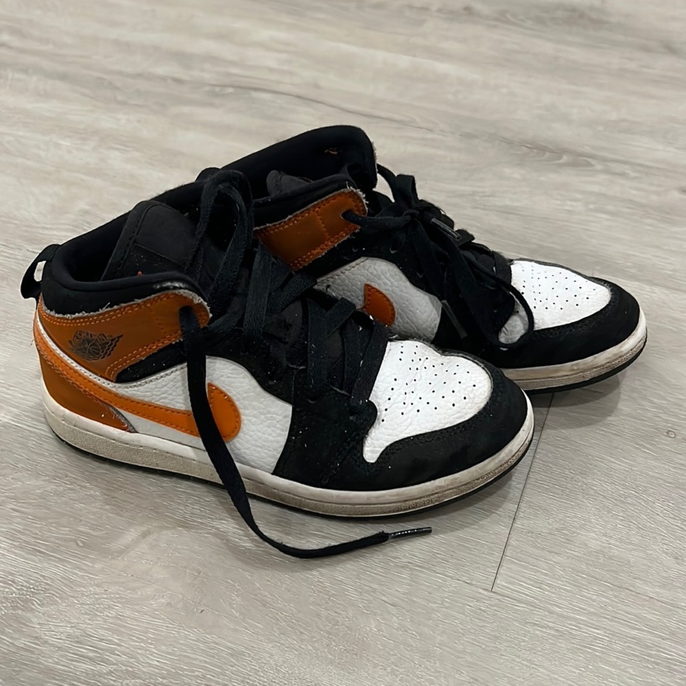 Boys sneakers